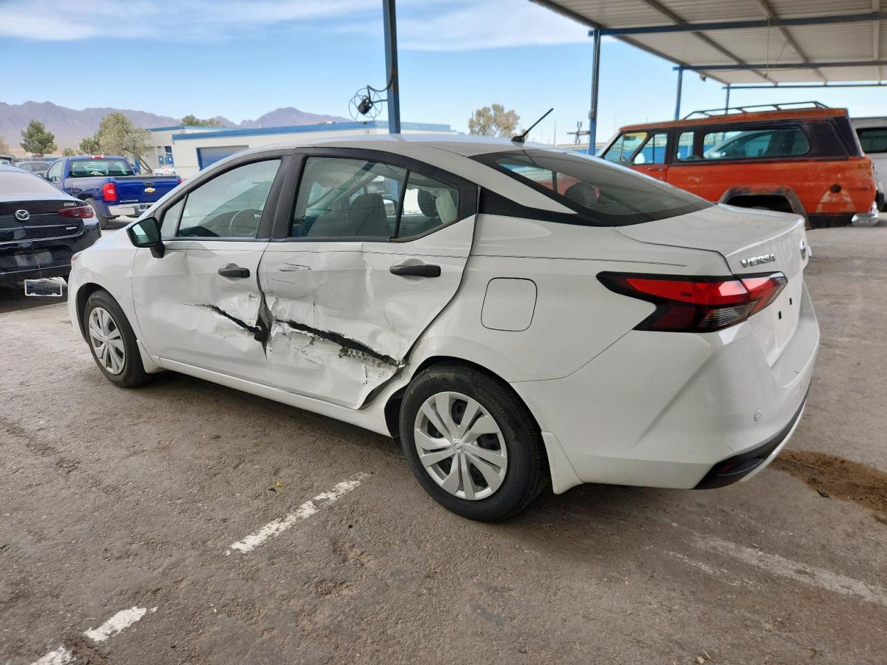 2021 Nissan Versa S - Фото 2