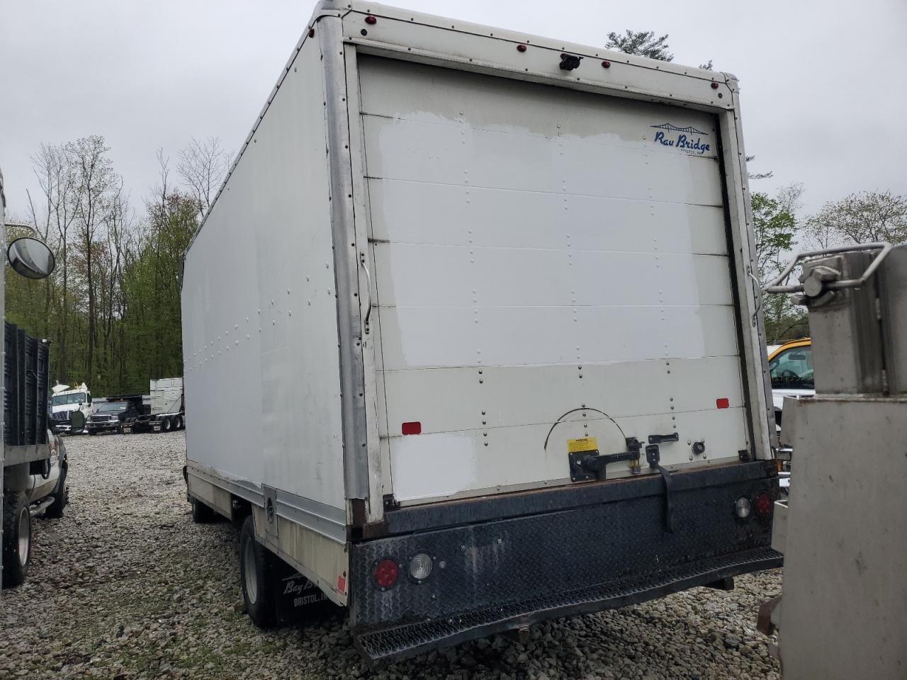 2018 Chev Express G4500 - Фото 2