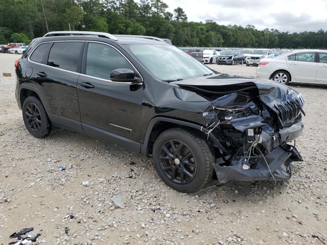 2017 Jeep Cherokee Latitude - Image 4