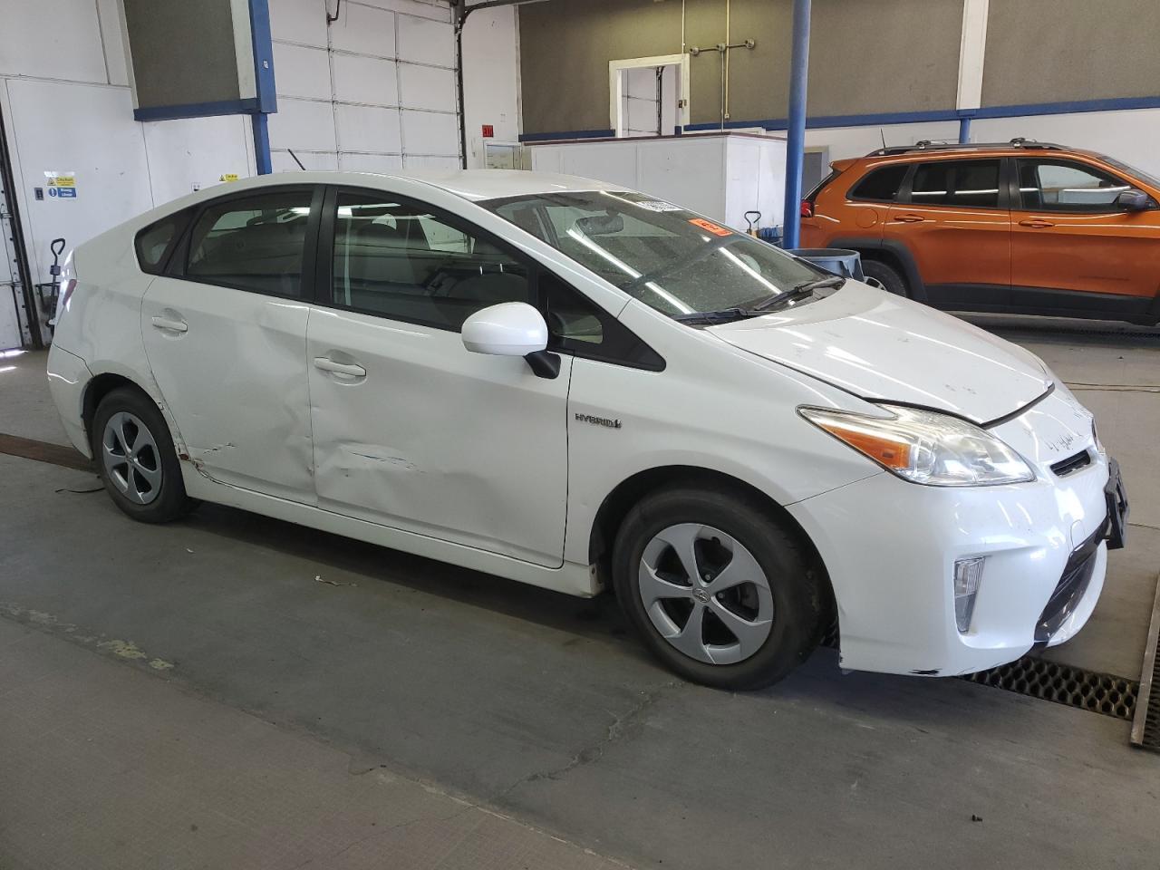 2013 Toyota Prius - Image 4