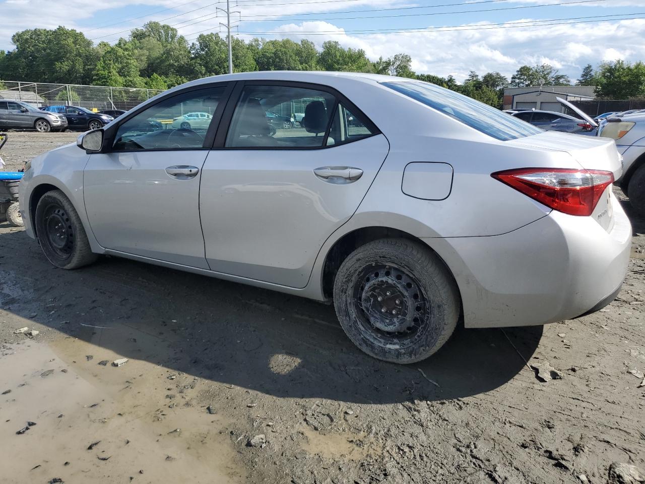 2015 Toyota Corolla L - Фото 2