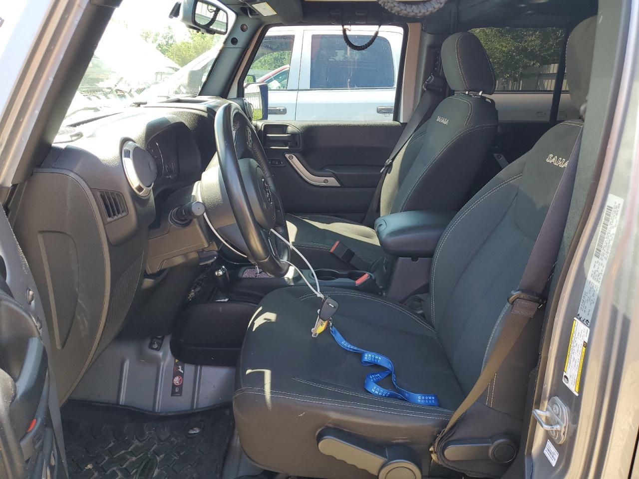 2016 Jeep Wrangler Unlimited Sahara - Image 7