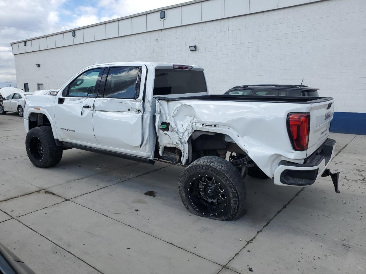 2022 GMC Sierra K2500 At4 - Фото 2