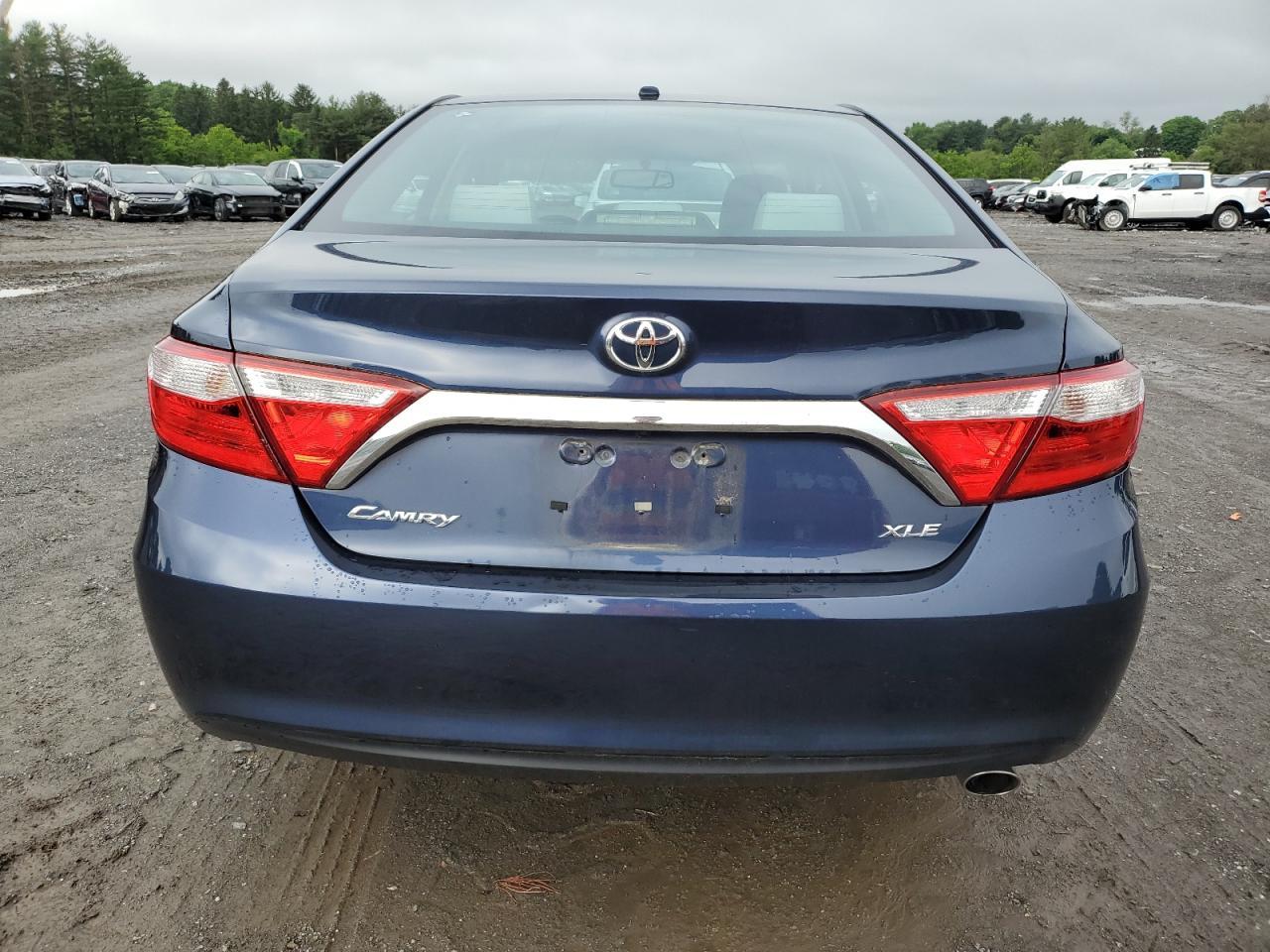 2016 Toyota Camry Le - Фото 6