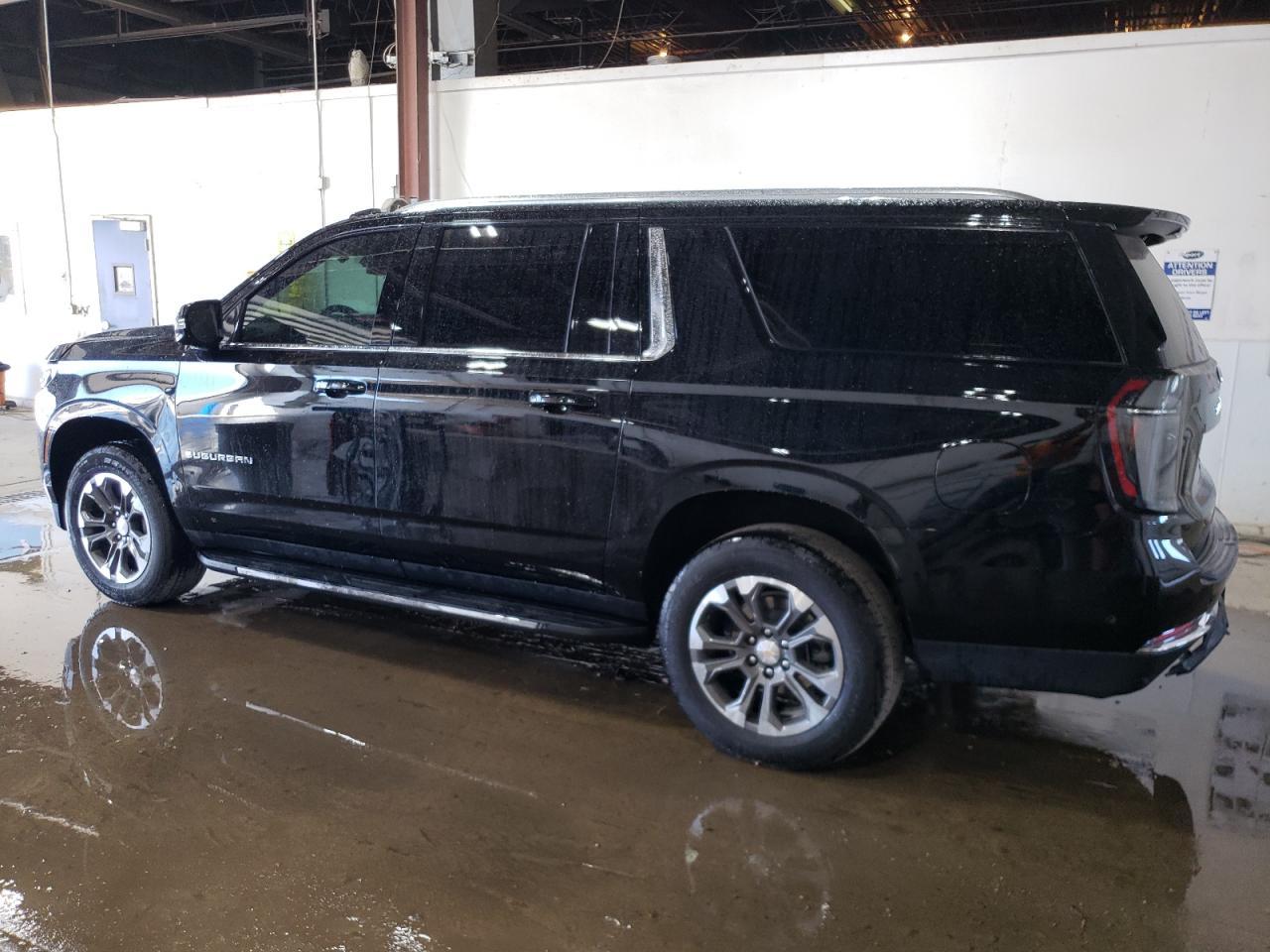 2025 Chevrolet Suburban K1500 Lt - Image 2