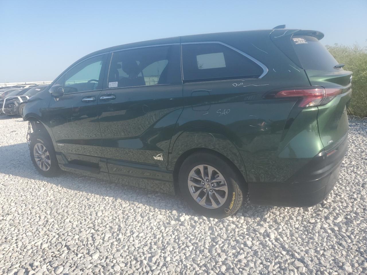 2021 Toyota Sienna Xle - Фото 2