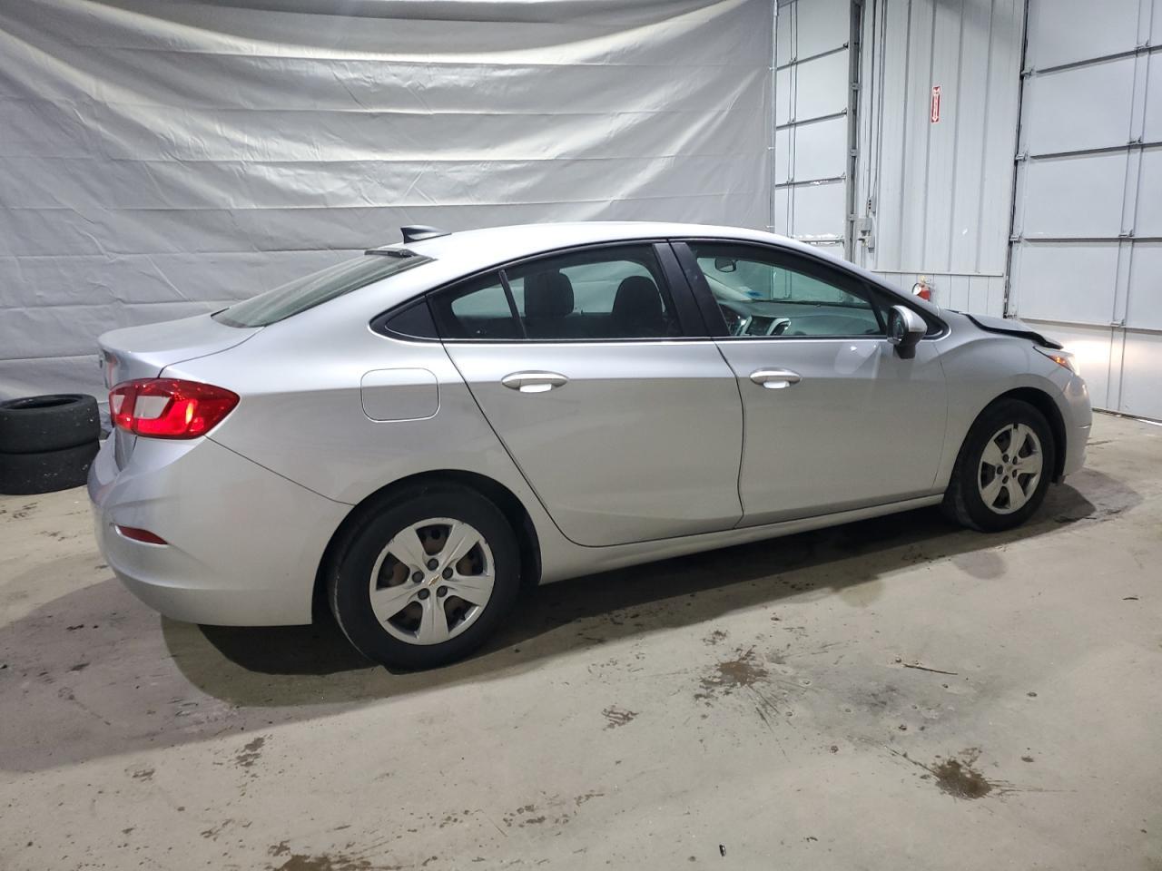 2017 Chevrolet Cruze Ls - Фото 3