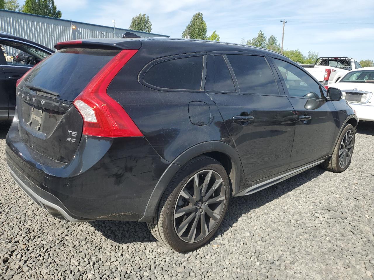 2016 Volvo V60 Cross Country Premier - Фото 3