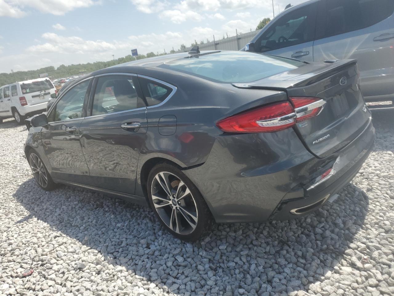 2020 Ford Fusion Titanium - Image 2