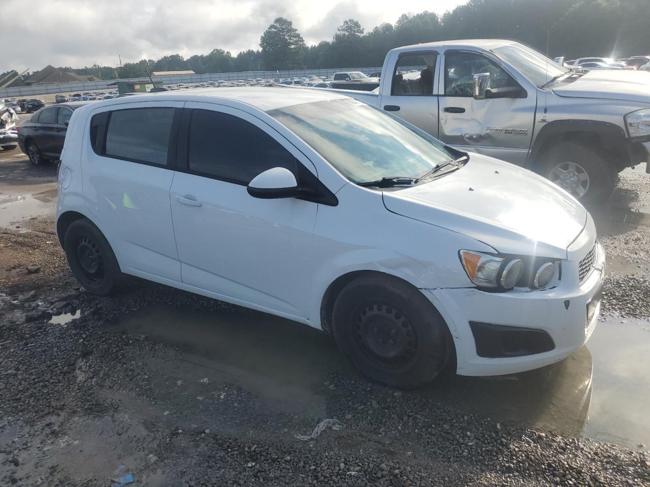 2015 Chevrolet Sonic Ls - Фото 4