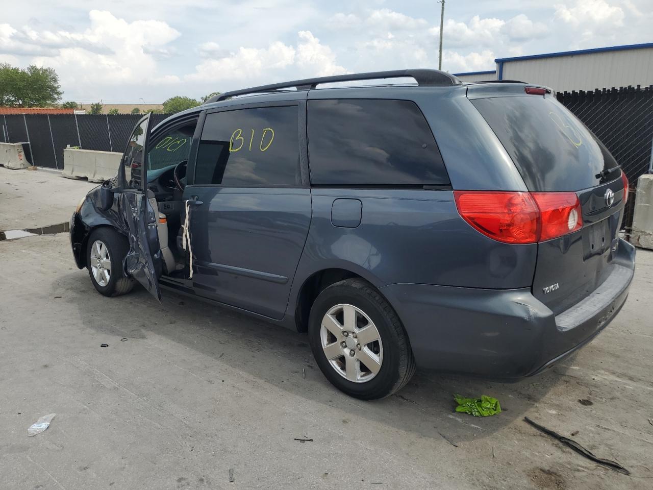 2009 Toyota Sienna Xle - Фото 2