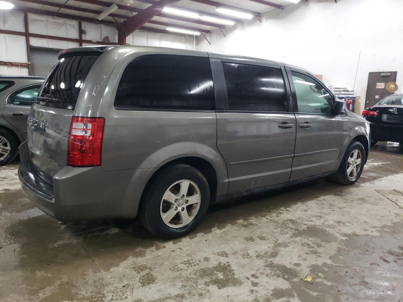 2010 Dodge Grand Caravan Se - Image 3
