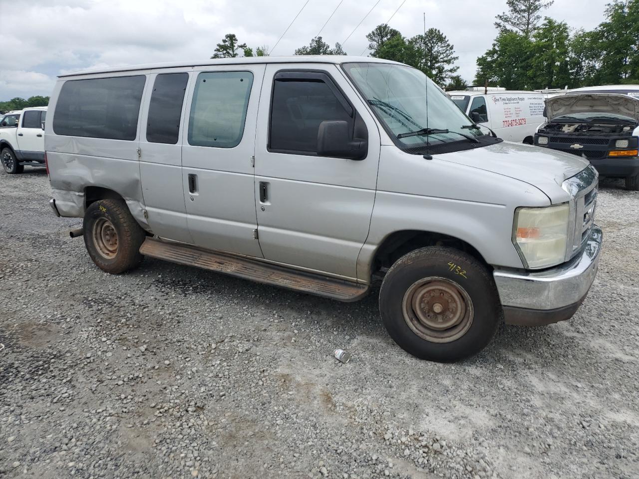 2010 Ford Econoline E350 Super Duty Wagon - Фото 4