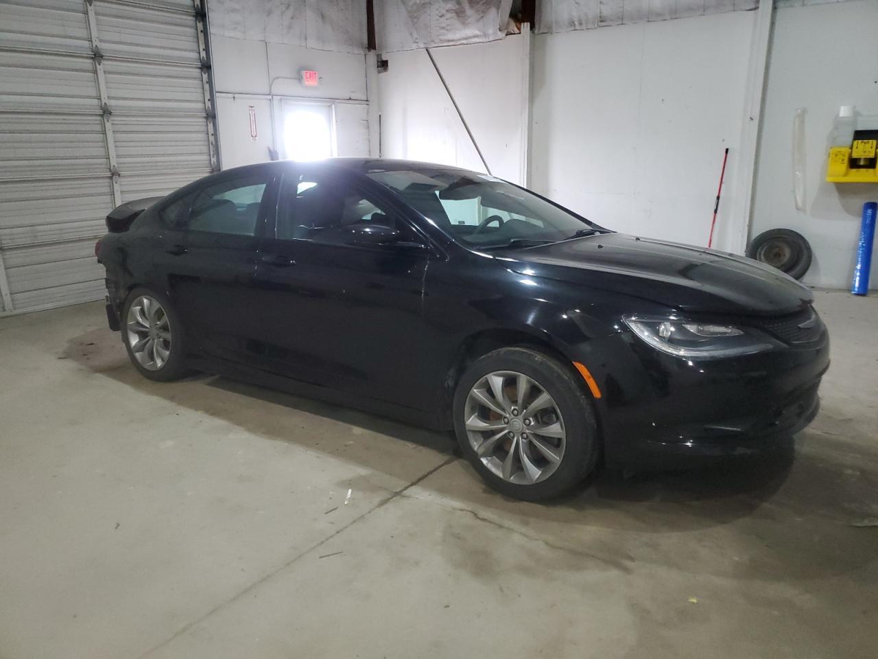 2015 Chrysler 200 S - Фото 4