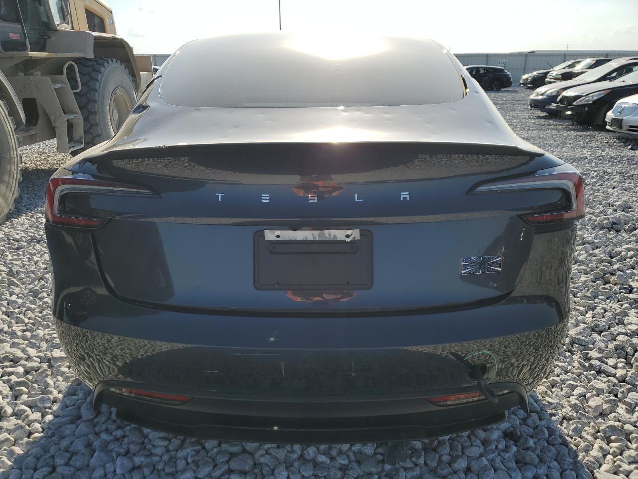 2024 Tesla Model 3 - Фото 6