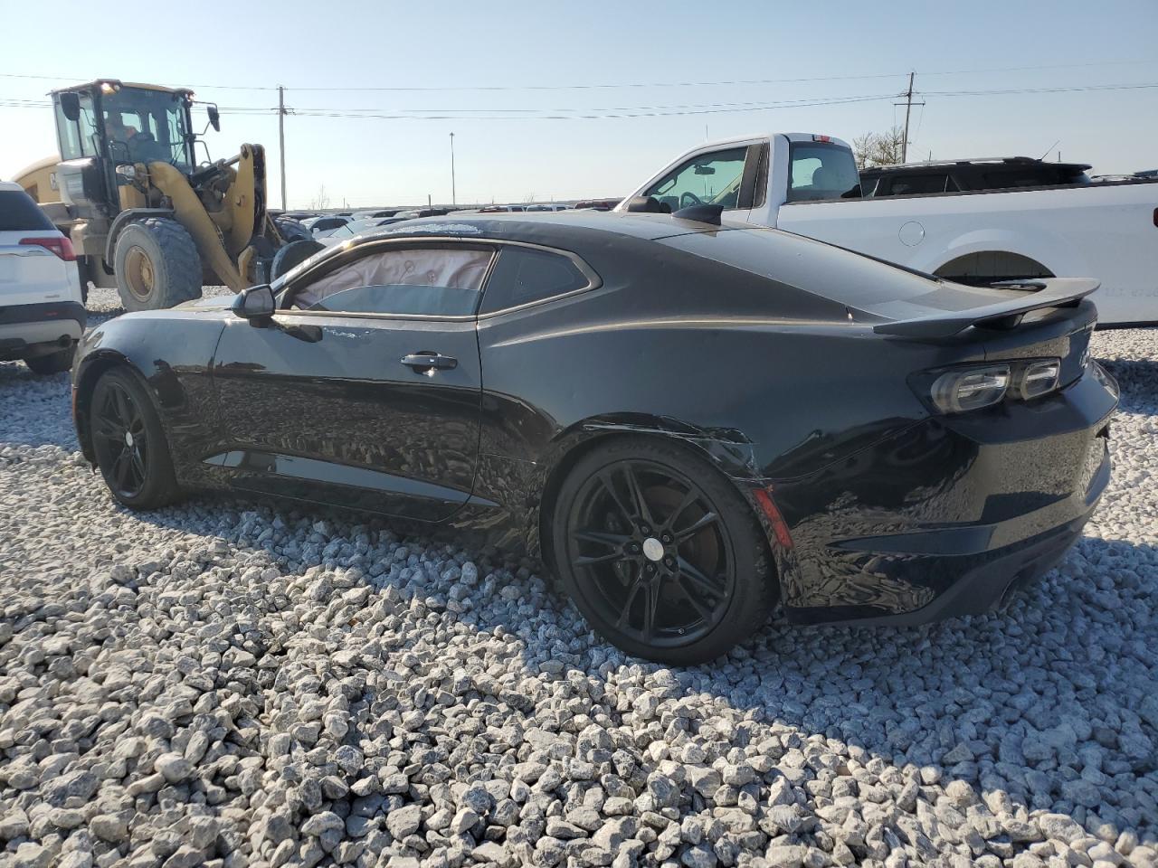 2019 Chevrolet Camaro Ss - Image 2