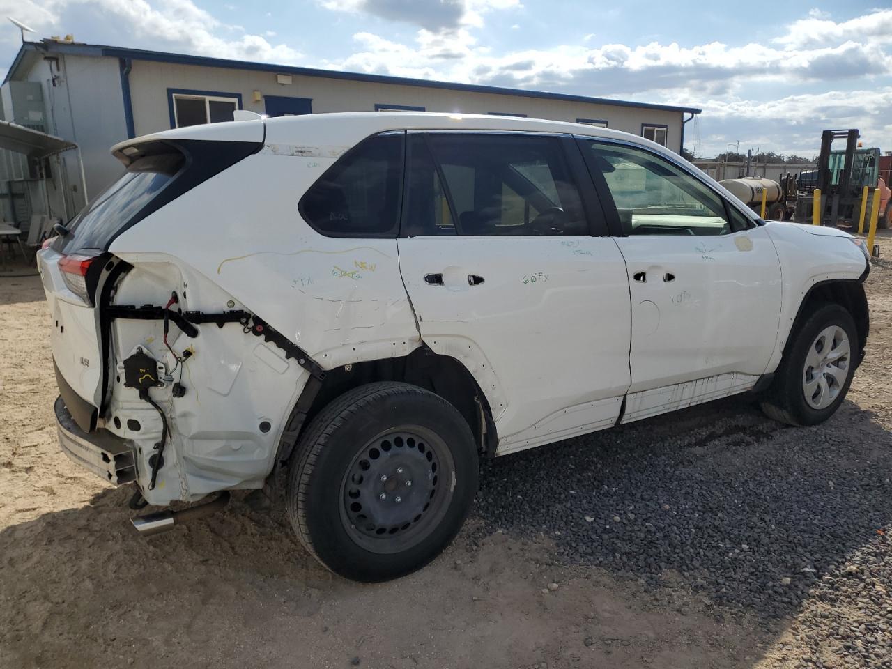 2022 Toyota Rav4 Le - Image 3