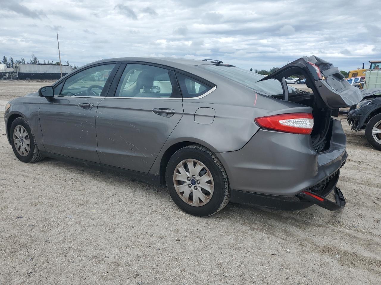 2014 Ford Fusion S - Image 2