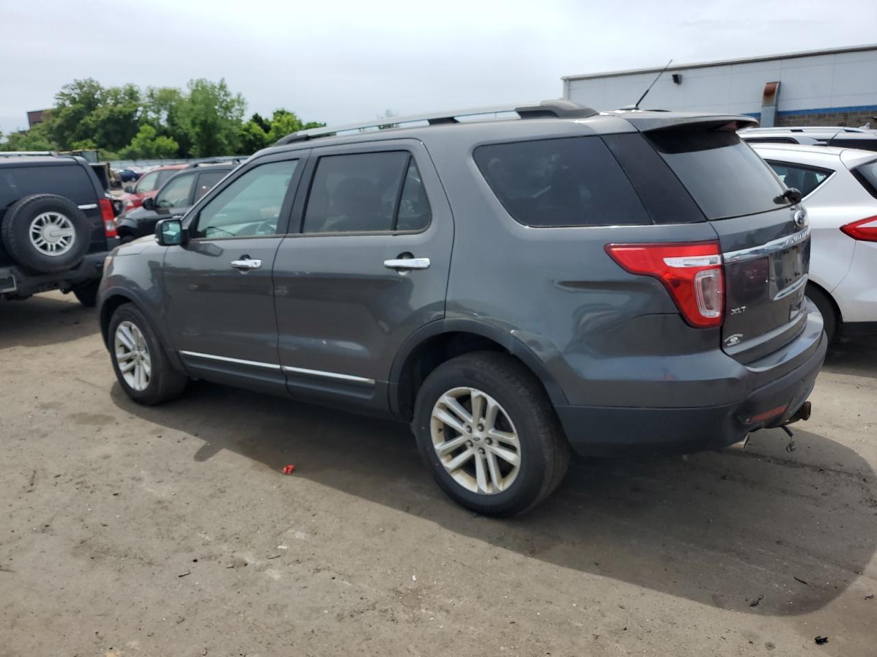 2015 Ford Explorer Xlt Xlt - Image 2