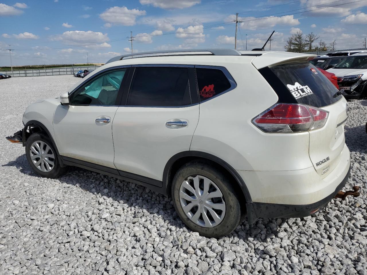 2015 Nissan Rogue S - Image 2