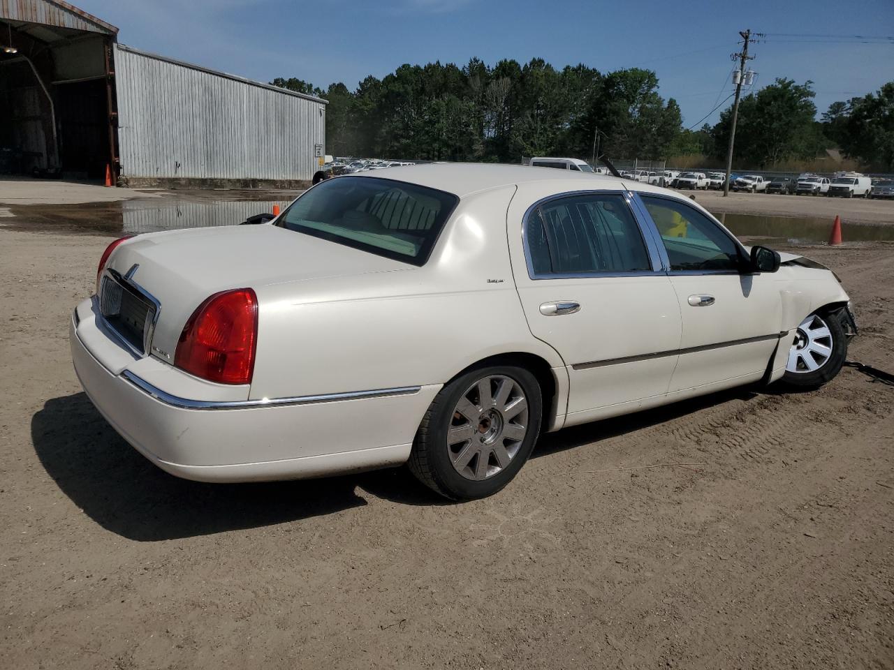 2007 Lincoln Town Car Designer - Фото 3