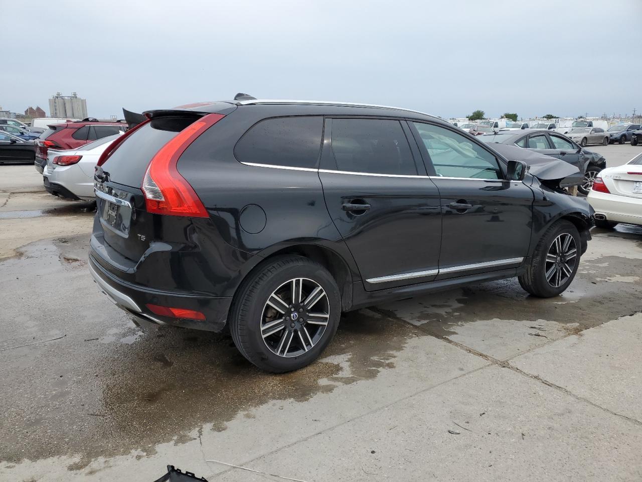 2017 Volvo Xc60 T5 Dynamic - Фото 3