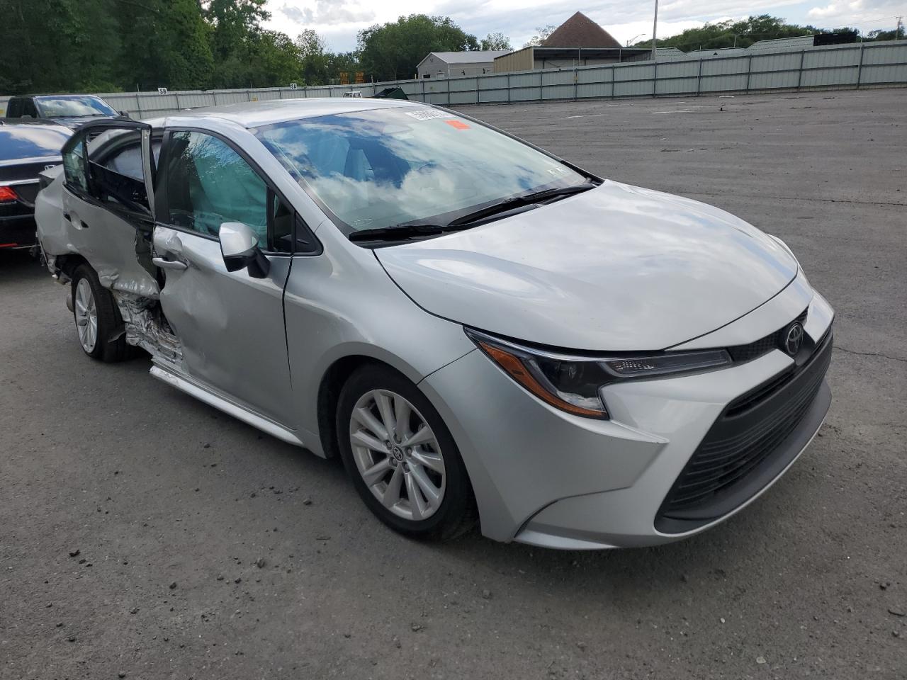 2025 Toyota Corolla Le - Фото 4