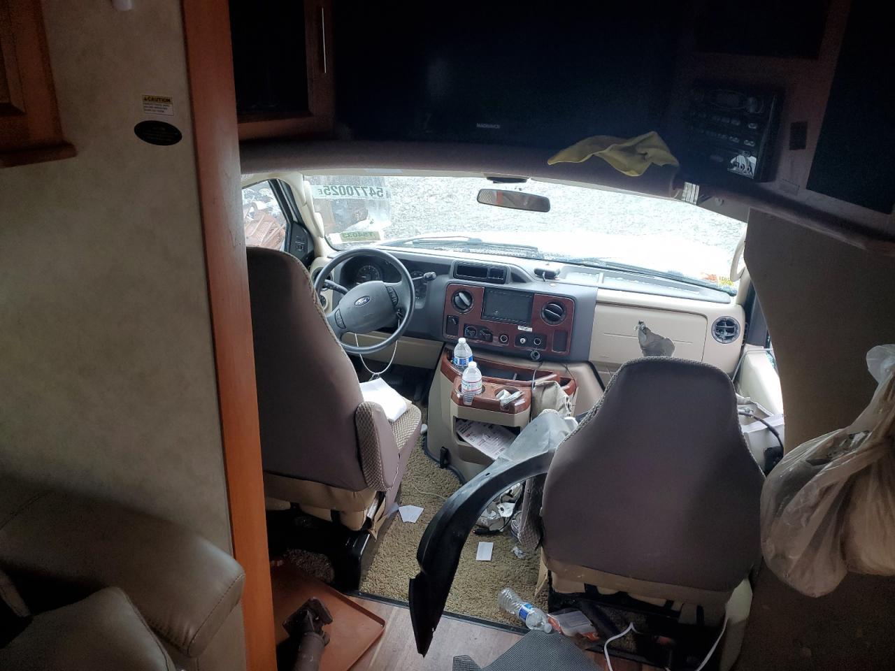 2012 Ford Econoline E450 Super Duty Cutaway Van - Фото 5