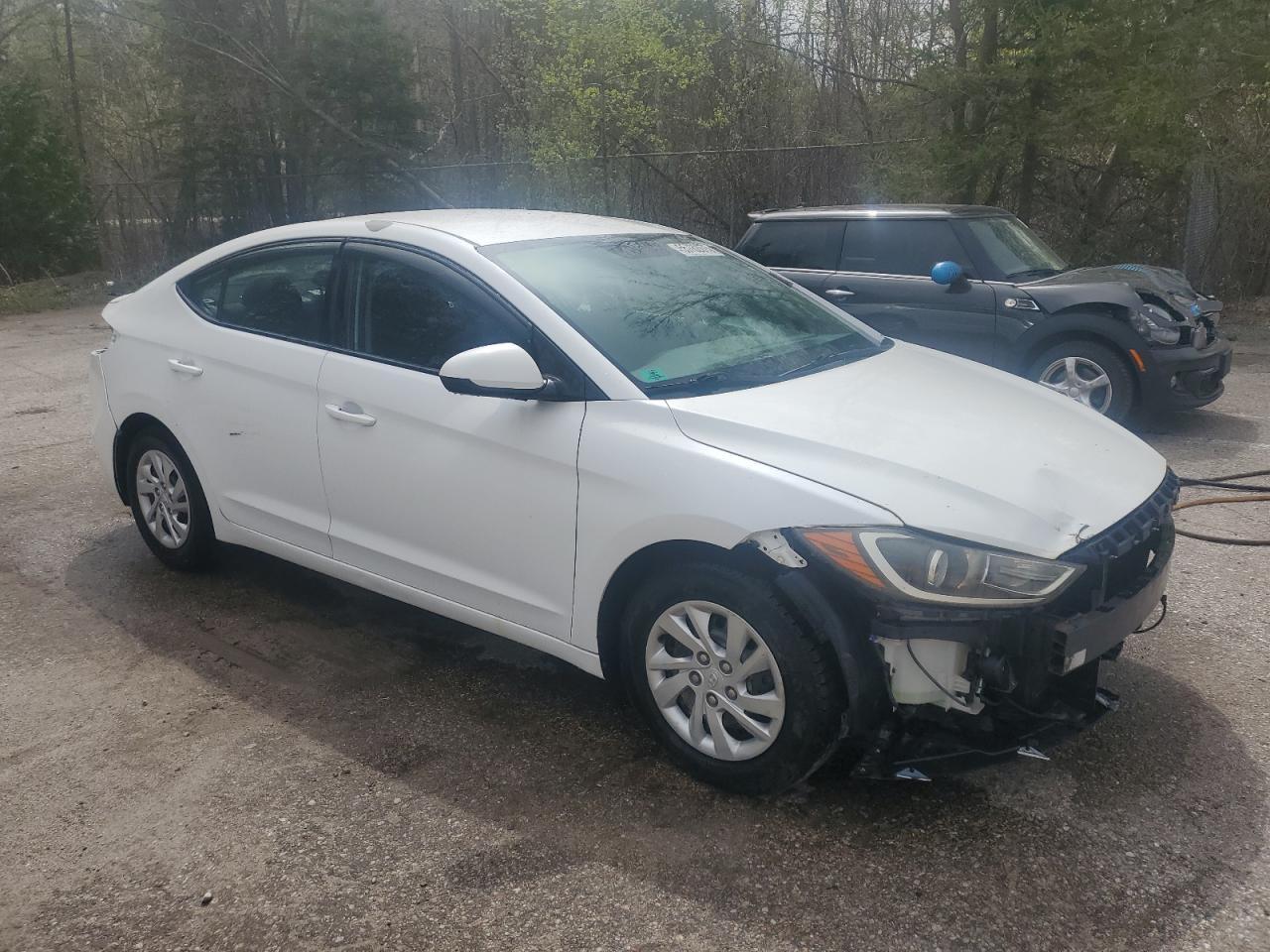 2017 Hyundai Elantra Se - Image 4