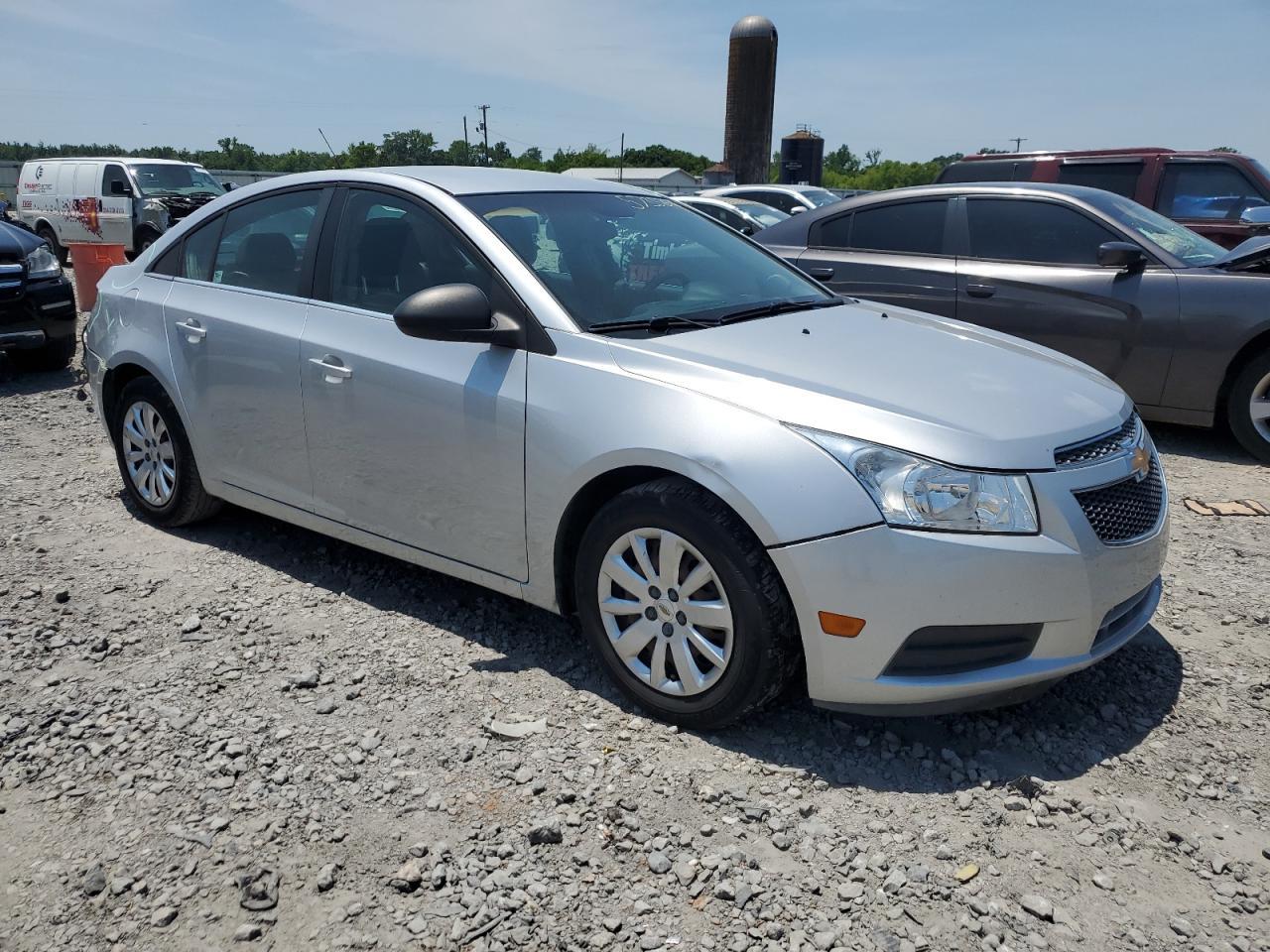 2011 Chevrolet Cruze Ls - Image 4