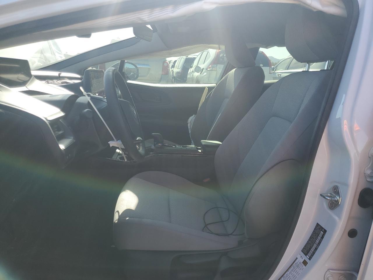 2024 Toyota Prius Le - Фото 7