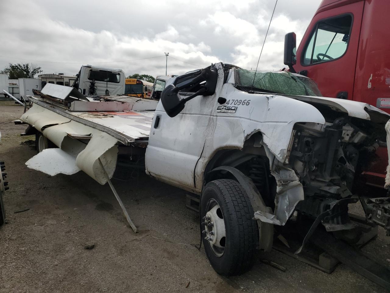 2022 Ford Econoline E450 Super Duty Cutaway Van - Фото 4