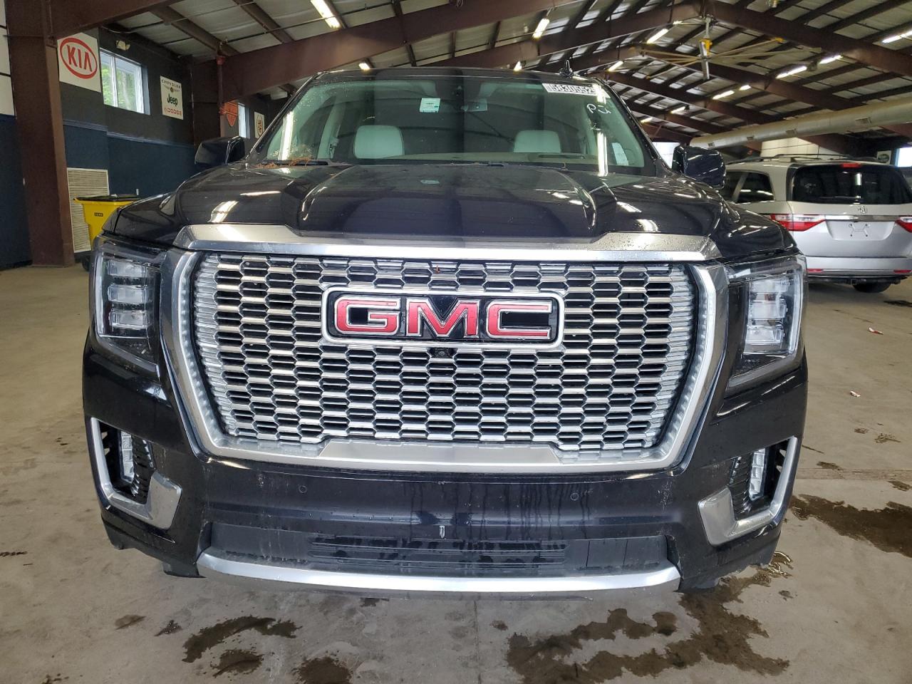 2023 GMC Yukon Denali - Фото 5