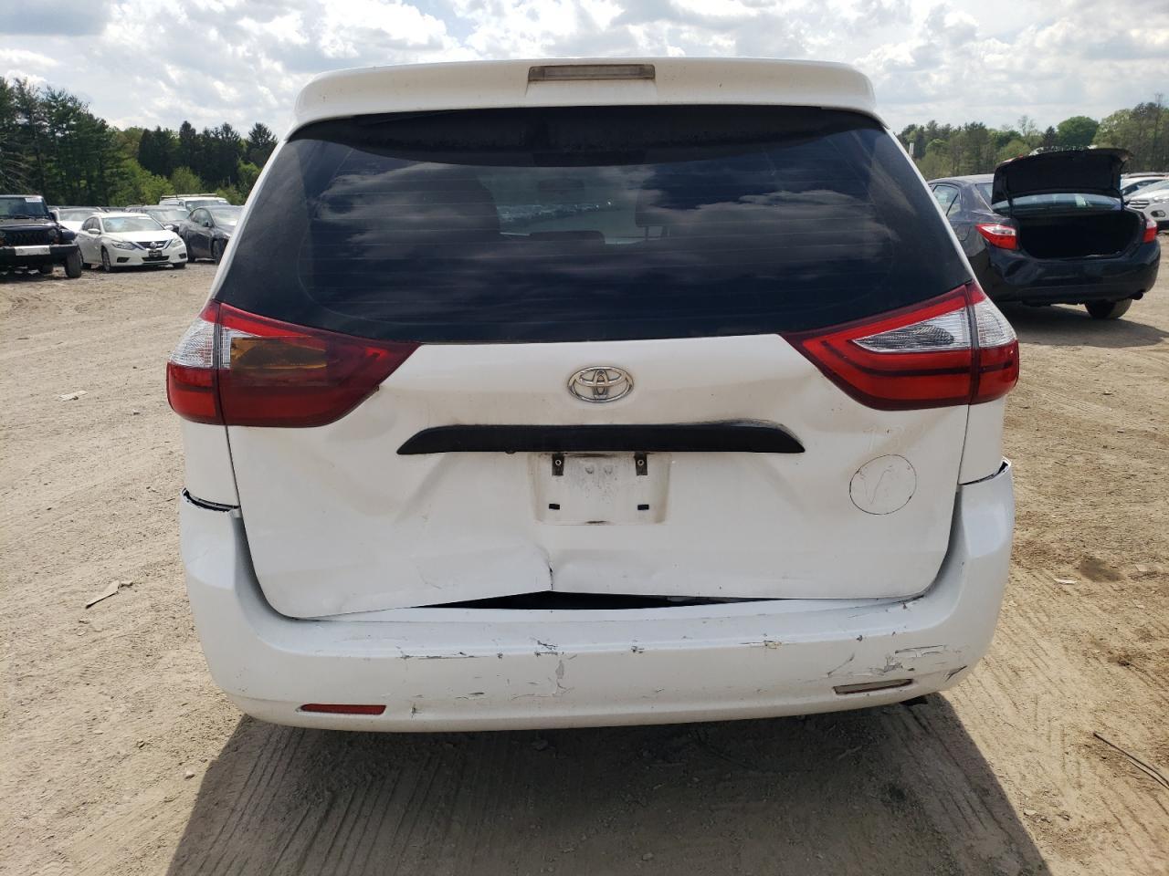 2017 Toyota Sienna - Фото 6