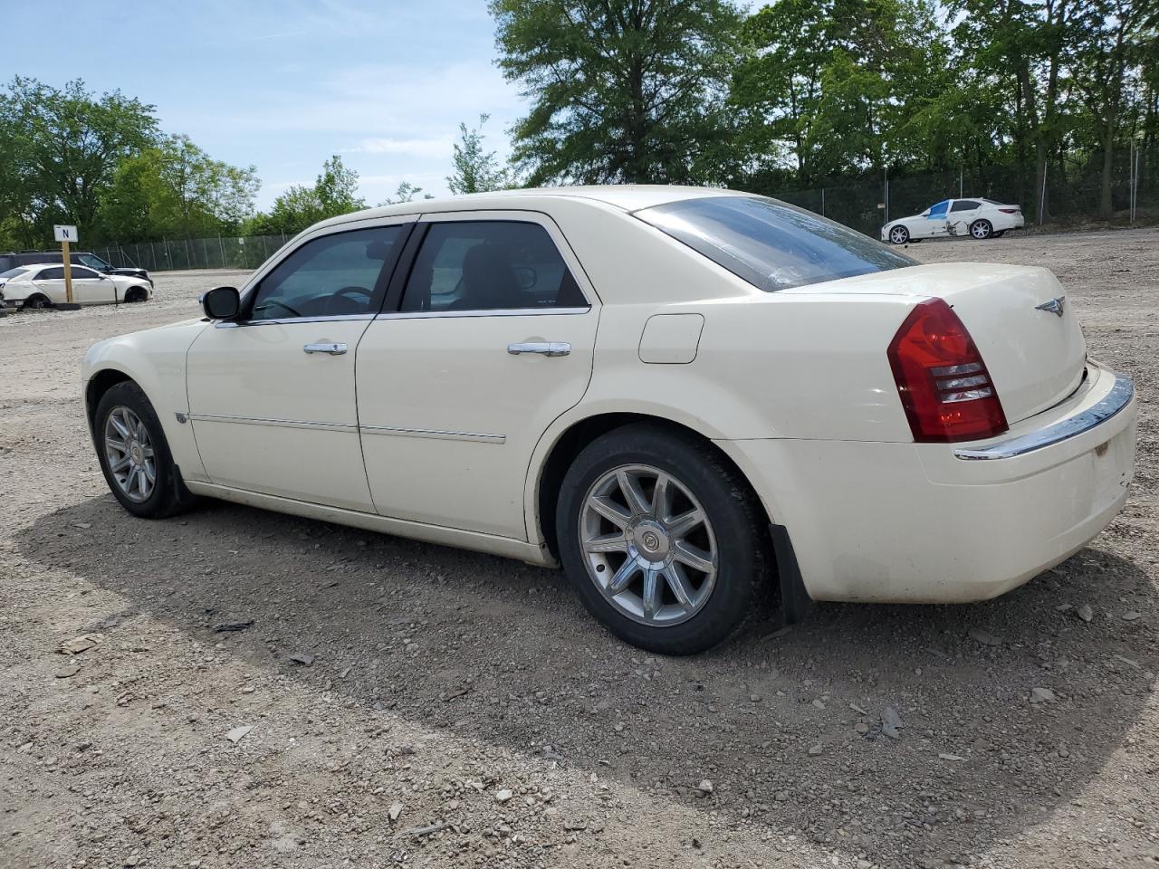 2005 Chrysler 300C - Image 2