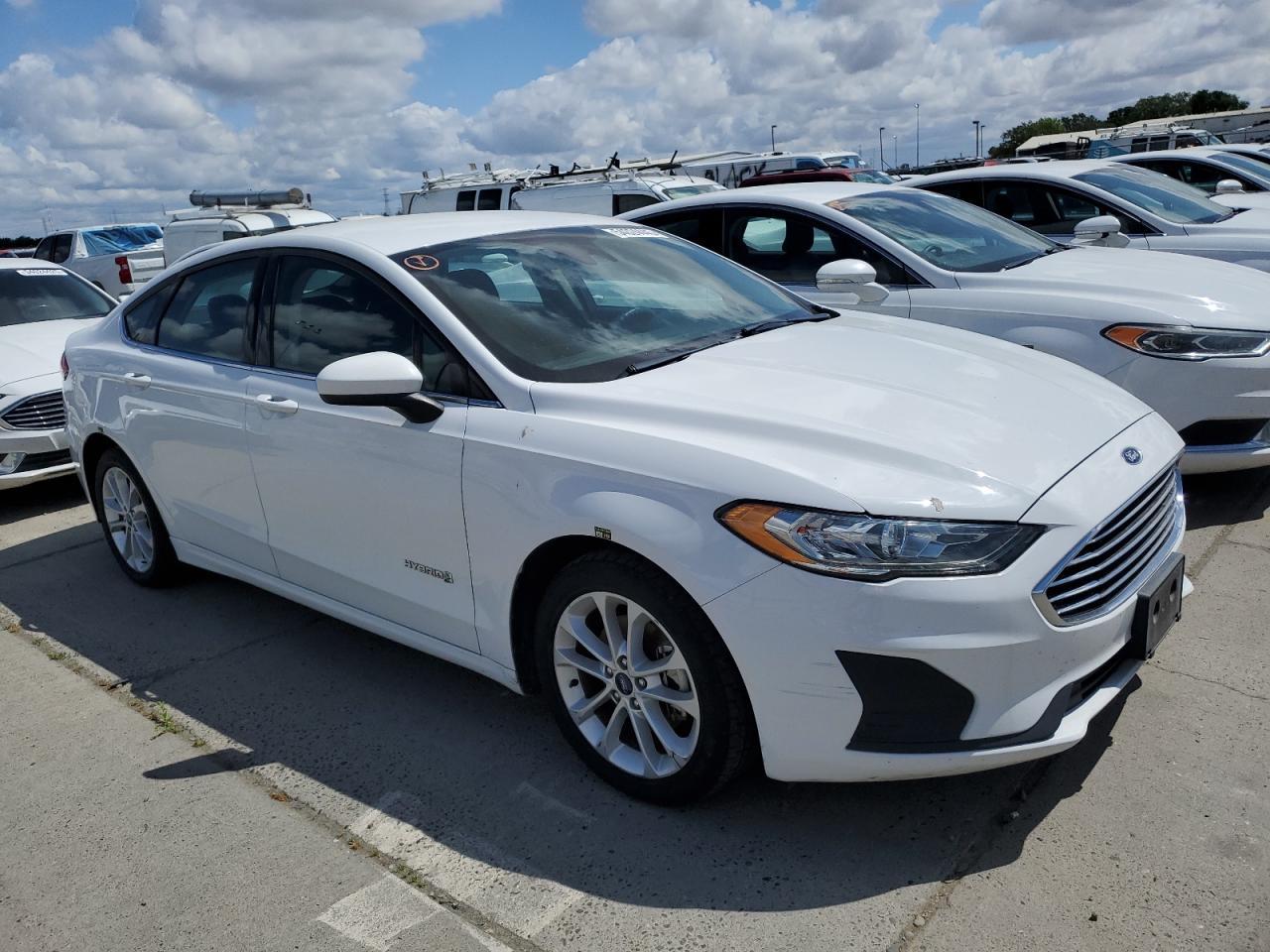 2019 Ford Fusion Se - Image 4
