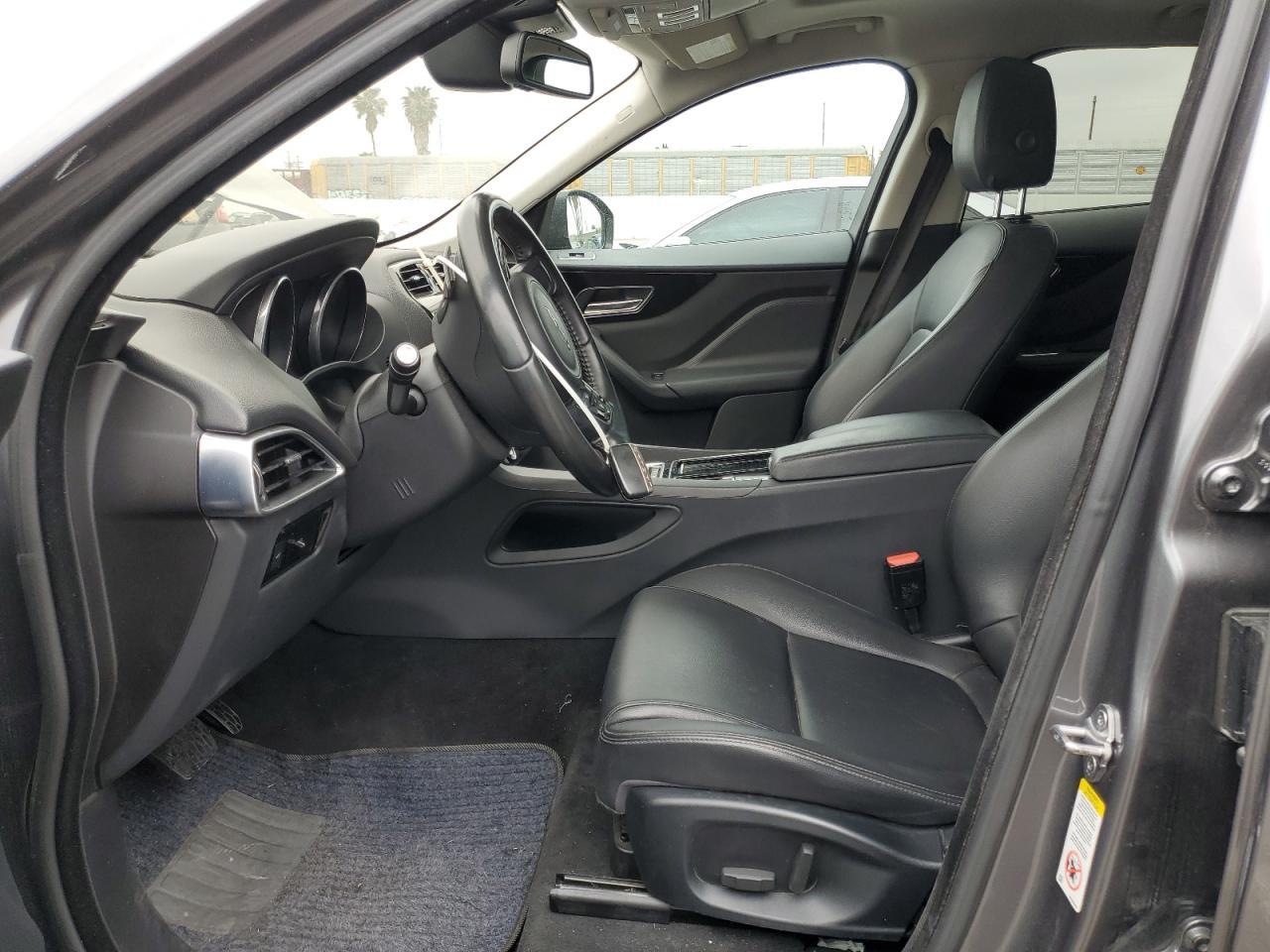 2018 Jaguar F-Pace Premium - Image 7