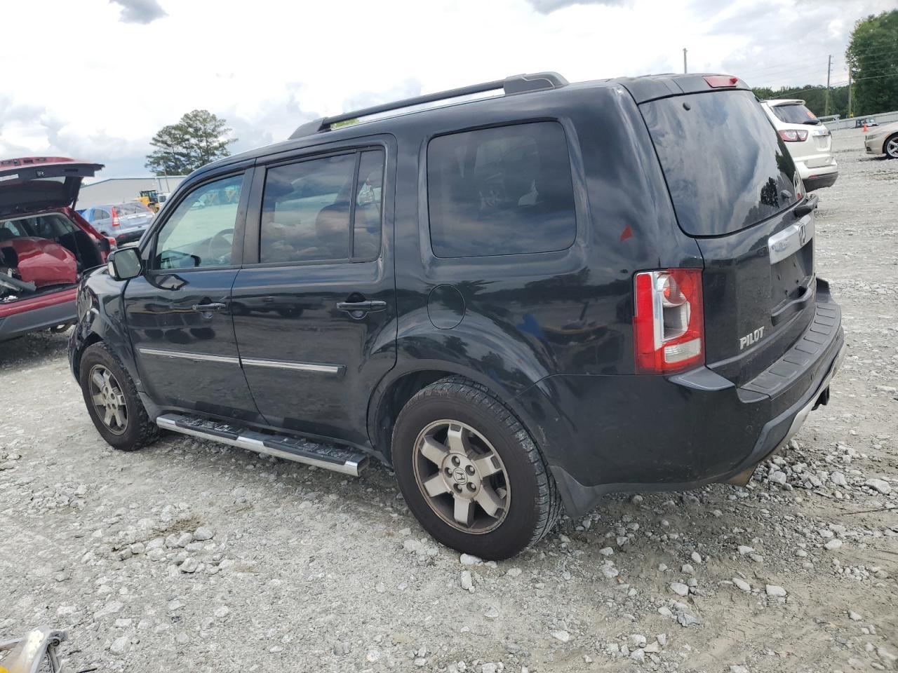 2010 Honda Pilot Touring - Image 2