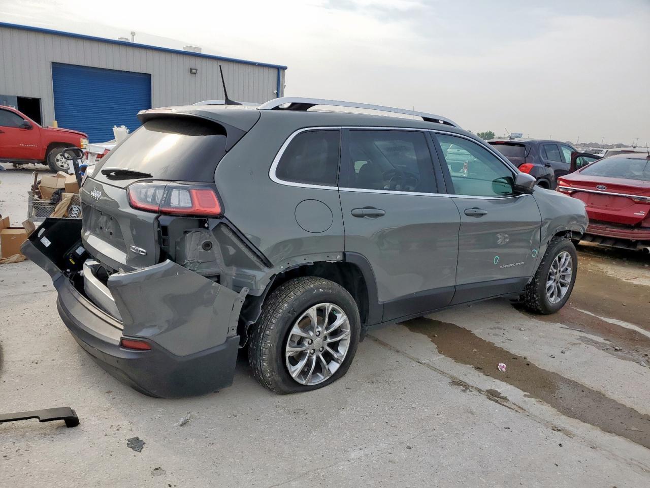 2020 Jeep Cherokee Latitude Plus - Image 3