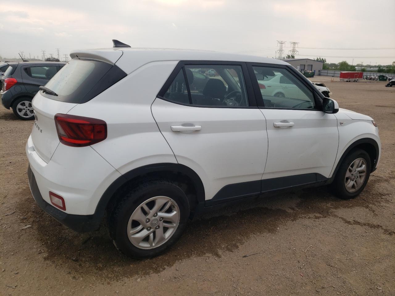 2022 Hyundai Venue Se - Image 3