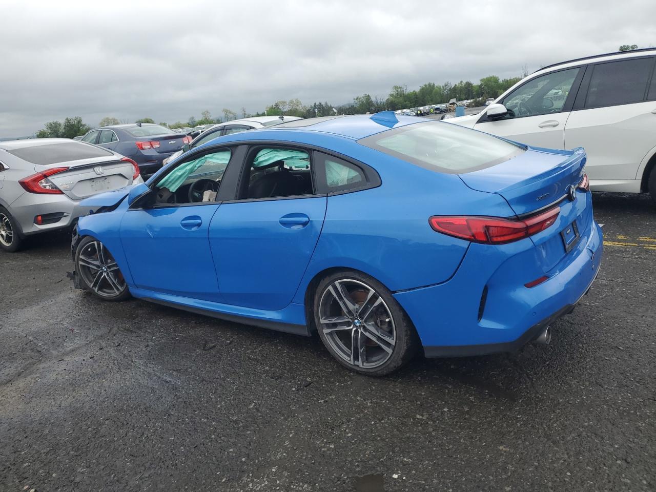 2020 BMW 228Xi - Фото 2