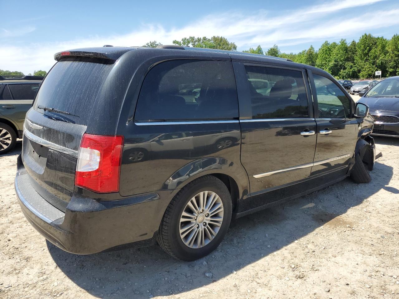 2014 Chrysler Town & Country Touring L - Фото 3