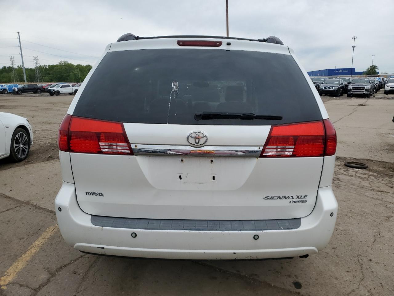 2005 Toyota Sienna Xle - Image 6