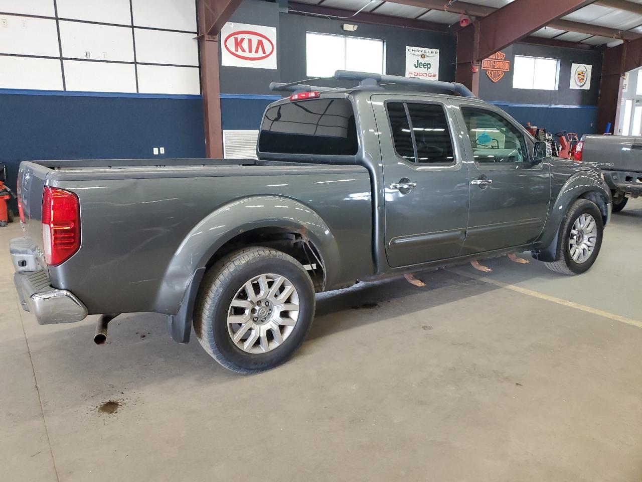 2009 Nissan Frontier Crew Cab Se - Image 3