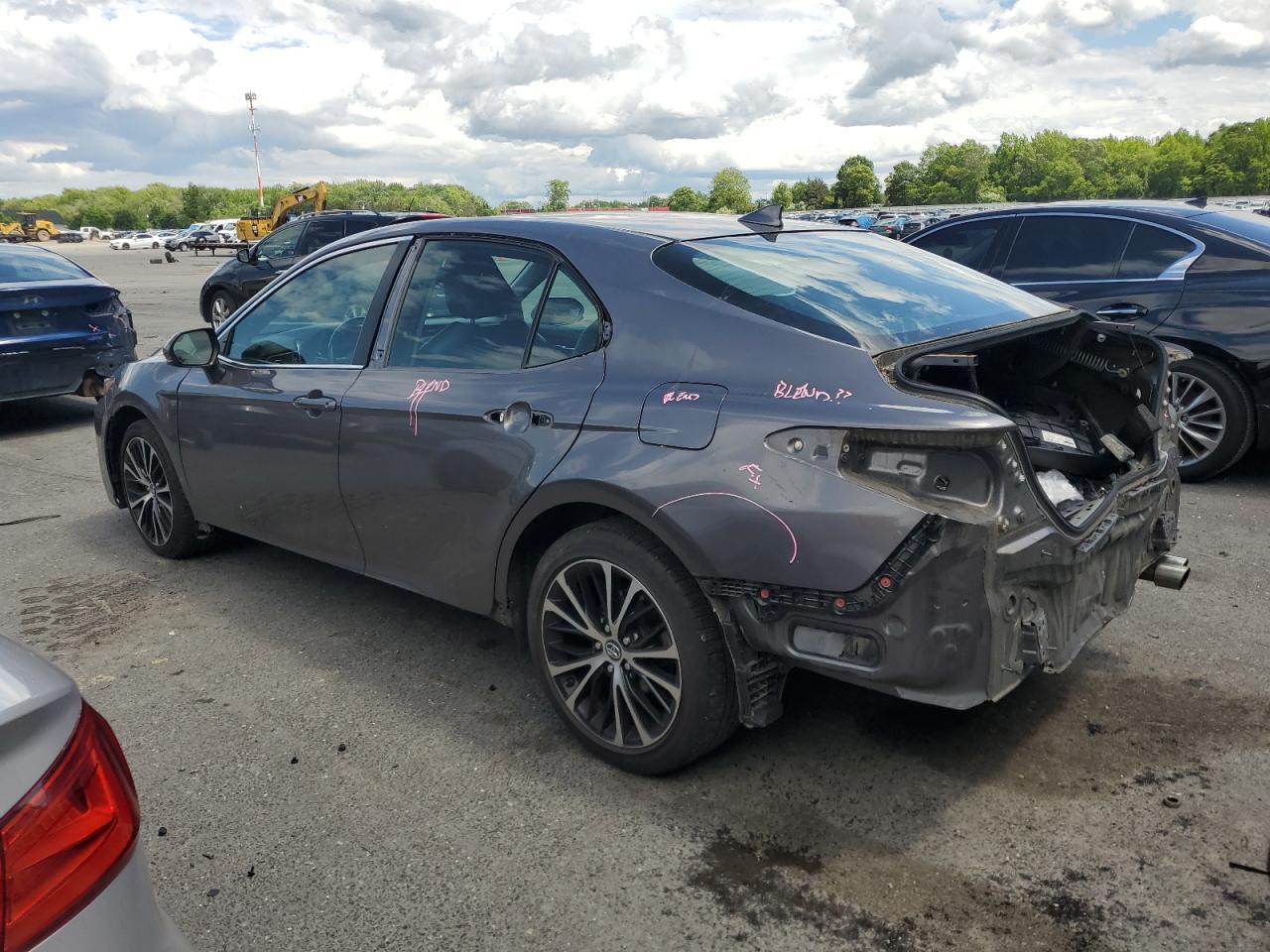 2019 Toyota Camry L - Фото 2