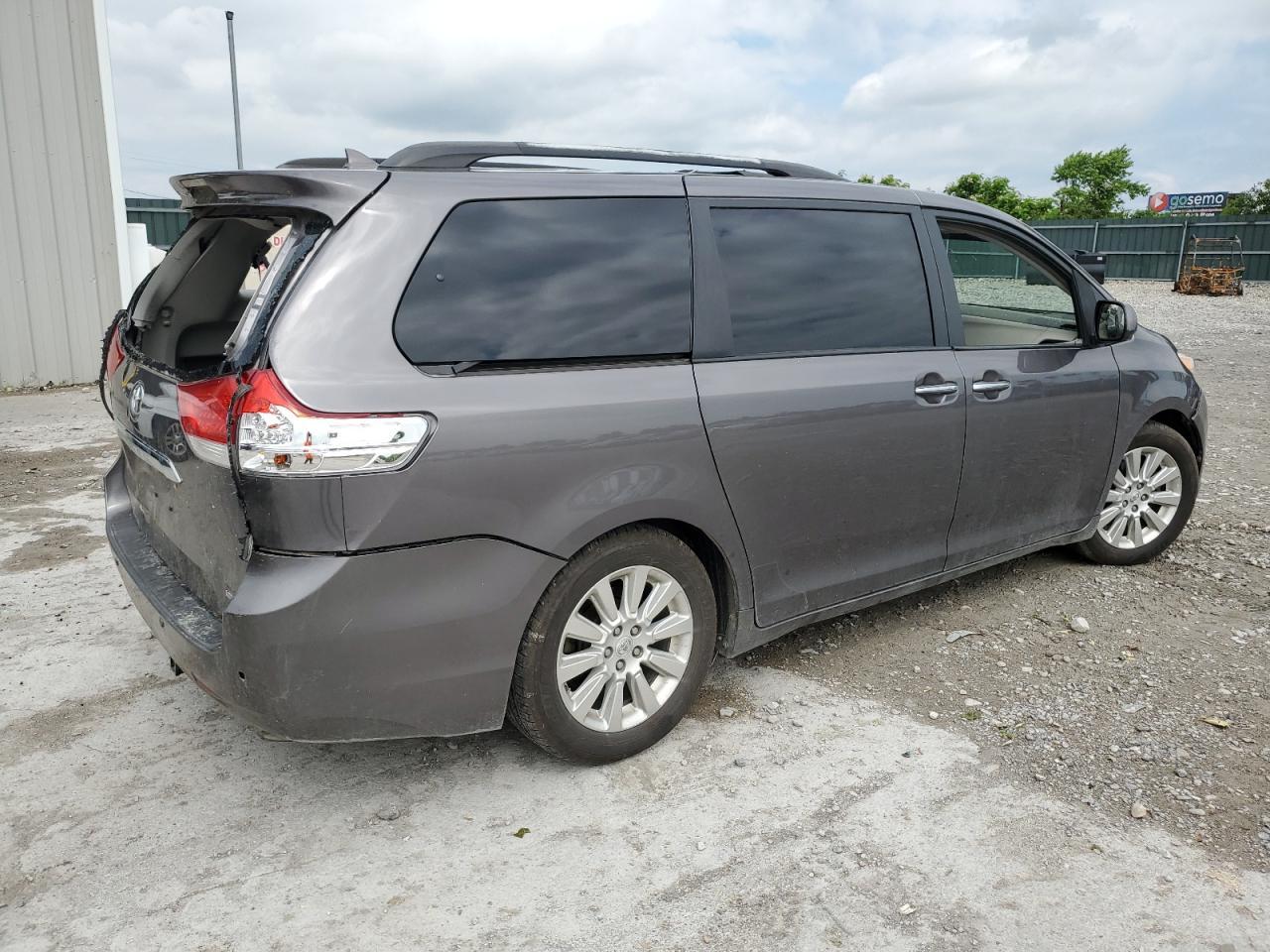 2011 Toyota Sienna Xle - Фото 3