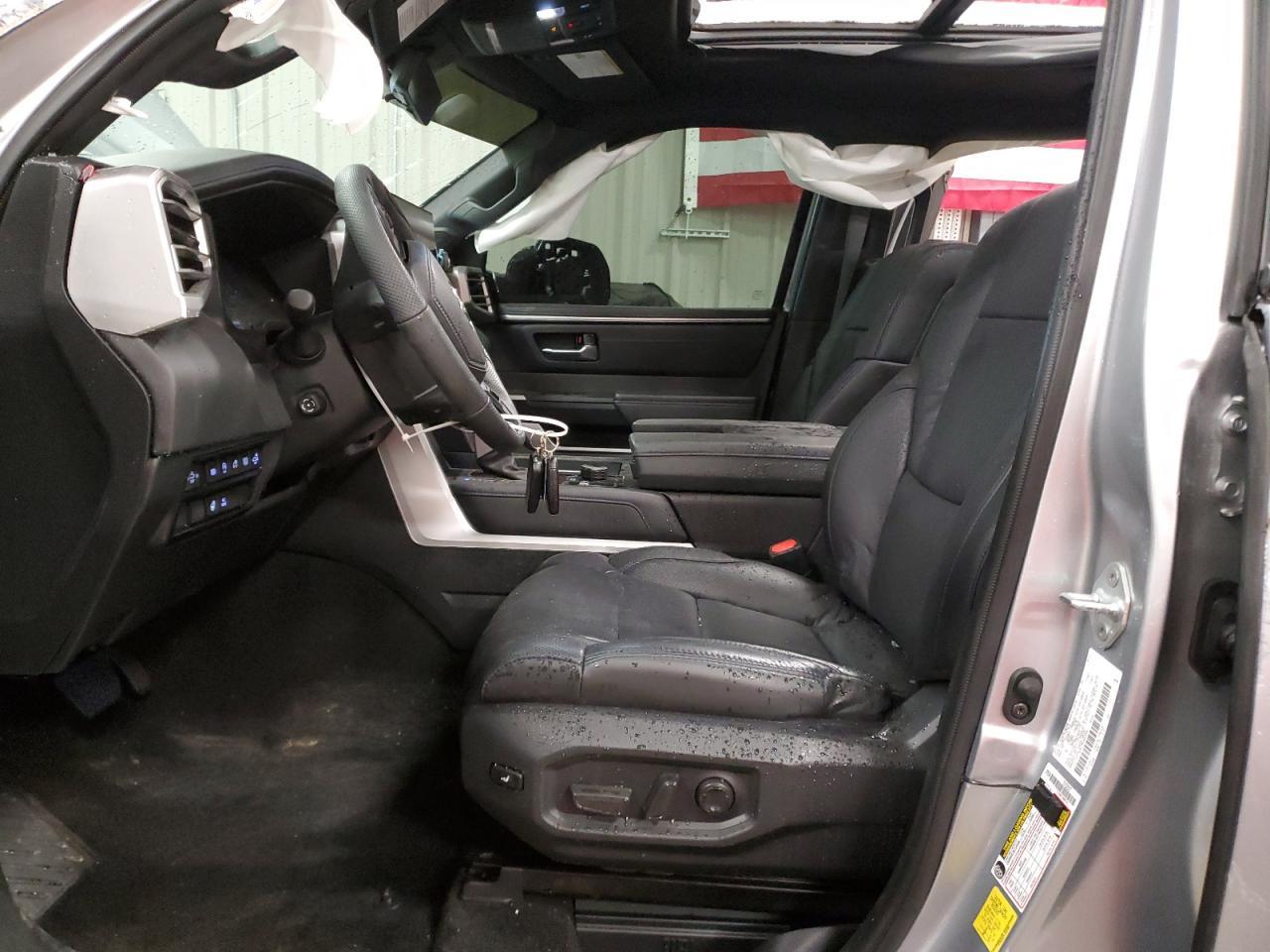 2024 Toyota Tundra Crewmax Platinum - Image 7