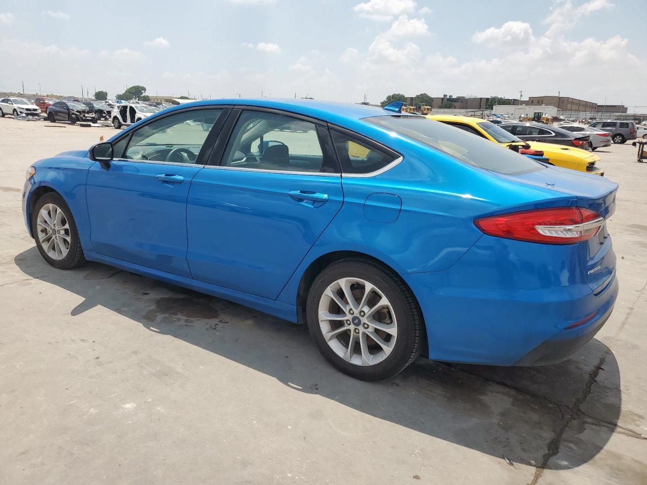 2020 Ford Fusion Se - Image 2