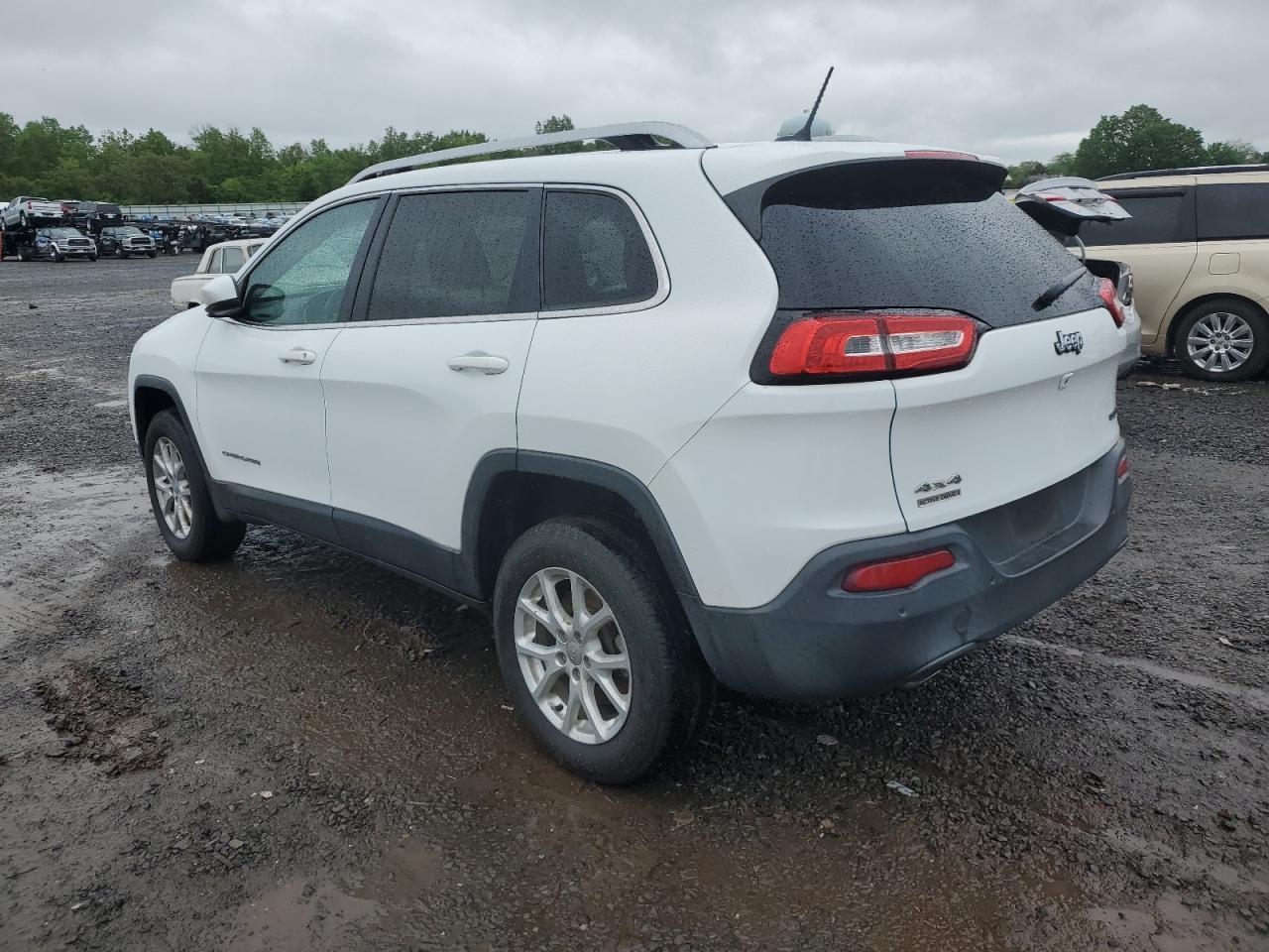 2015 Jeep Cherokee Latitude - Фото 2