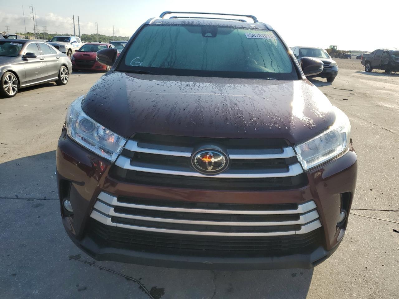 2019 Toyota Highlander Se - Фото 5